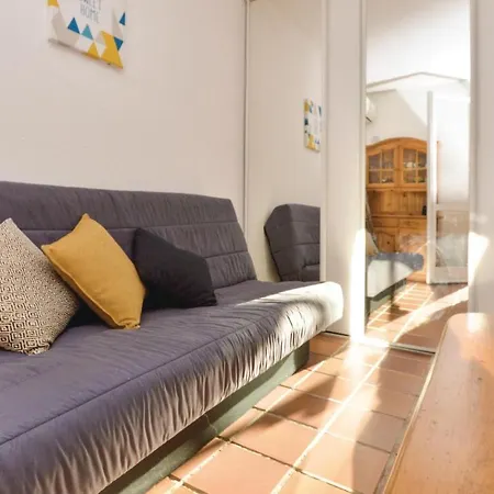 Hébergement de vacances Stunning In Borgo With 1 Bedrooms And Wifi *